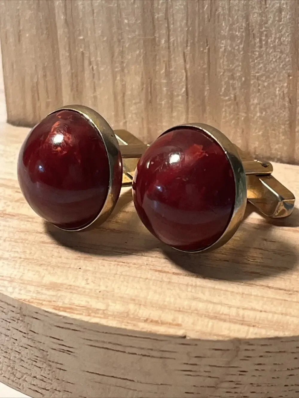 Vintage Swank Cuff Links Ruby Red Gripoix Glass Cabochon Gold Tone Round